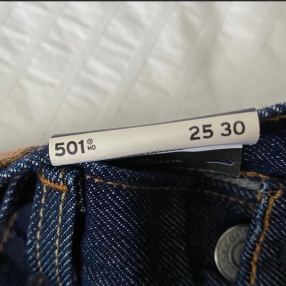 Levi’s original, color Across a Plain - Picture 3 of 12